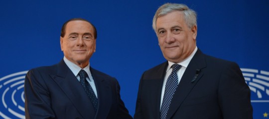 Berlusconi rilancia Tajani e Salvini apre ai Cinquestelle. Movimenti a destra