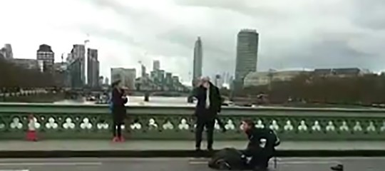 Ancora un attentato terroristico con un furgone, l'arma prediletta dei lupi solitari