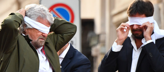 Tra i Cinquestelle e Mattarella 'cortesie' nuove in vista delle elezioni