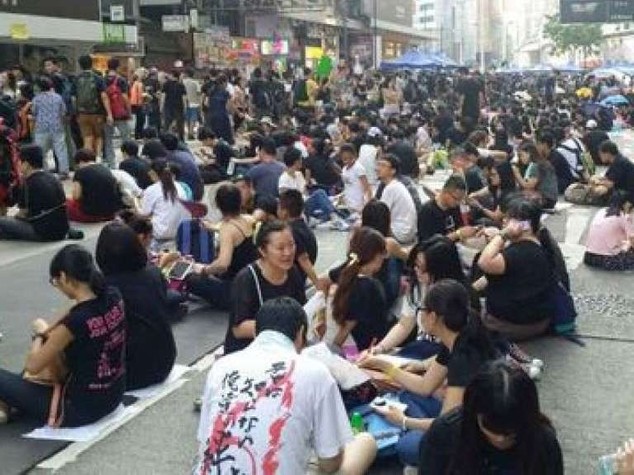 Hong Kong: ultimatum degli studenti, via il governo o occuperemo edifici pubblici