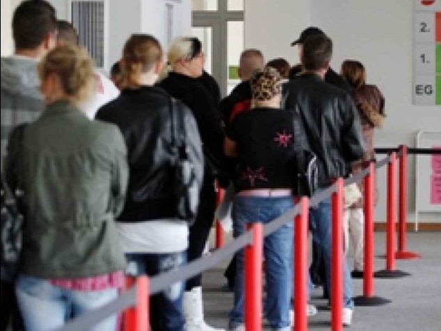 Disoccupazione in calo al 12,6% Renzi, "bene, ma non basta"