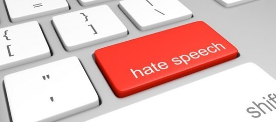 Quando sui social l'hater è un politico