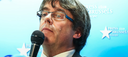 Cosa deve fare il Belgio dopo il mandato di arresto internazionale per Puigdemont