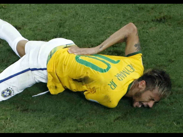 Neymar, vertebra rotta: Fifa 'studia ' immagini. Pele', Brasile vincera' come nel '62