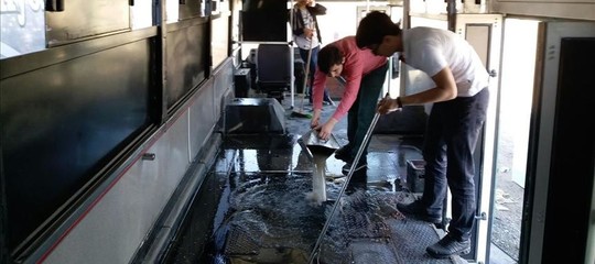 Vecchi bus diventano biblioteche