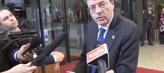 Gentiloni, non riduciamo l’Italia a supermercato delle paure e delle illusioni