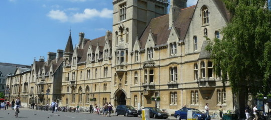 Anche Oxford e Cambridge nascondono i soldi nei paradisi fiscali
