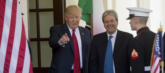 Zero interviste e tv da otto mesi: lo stile Gentiloni. Mai visto un premier così