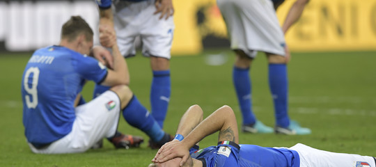 "Apocalisse", "Sfacelo, "Disastro". Le parole con cui i giornali raccontano la sconfitta degli Azzurri