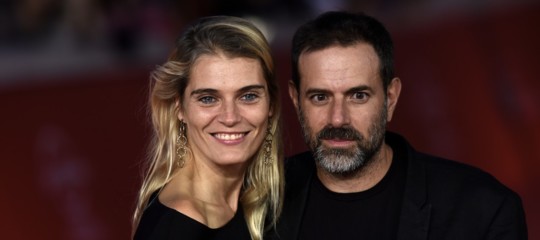 Chi è Claudia Zanella, la moglie di Brizzi che si schiera in sua difesa (pubblicamente)
