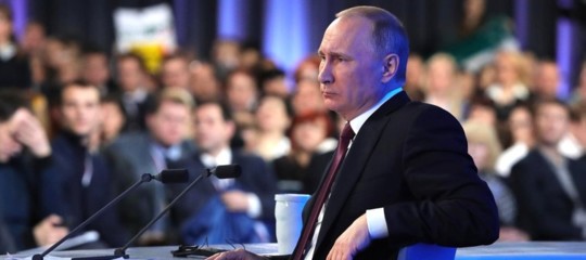 Cosa prevede la legge russa che obbligherà i media a registrarsi come 'agenti stranieri'