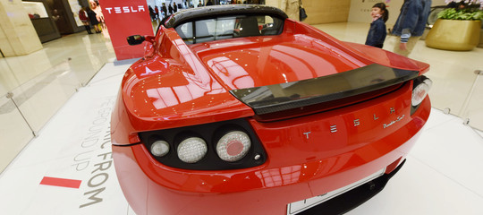 Tesla Roadster 2: Musk stupisce ancora