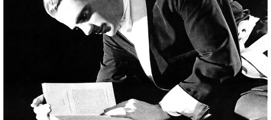 Leggere in silenzio è qualcosa che abbiamo imparato in tempi molto recenti