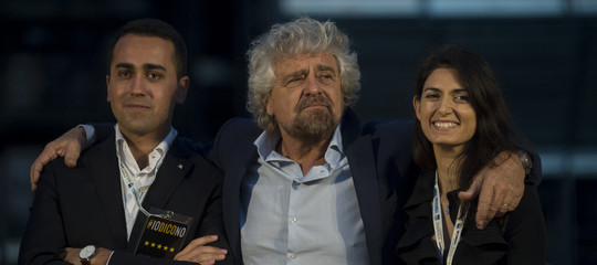 I Cinquestelle allungano nei sondaggi sul Pd, cresce Forza Italia