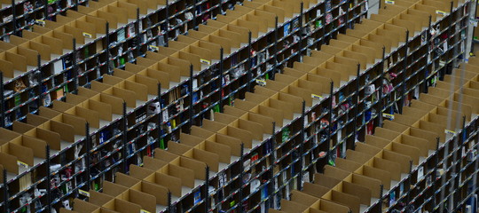 Si allarga lo sciopero ad Amazon. Il venerdì nerissimo dei magazzinieri