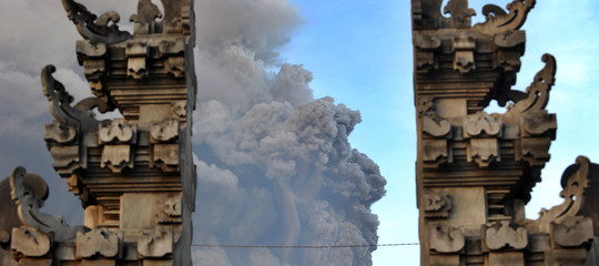 Bali: per l'eruzione del vulcano Agung, decine di voli cancellati