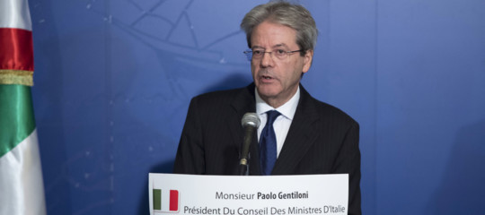 La soluzione in tre fasi di Gentiloni per uscire dalla crisi in Libia