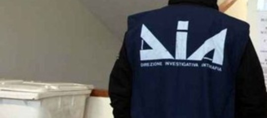 Mafia: anche un giornalista tra i 16 arresti per la gestione dei rifiuti nel catanese