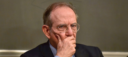 Padoan potrebbe guidare l'Eurogruppo se non fosse più ministro?