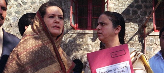 L'ultima battaglia di Sonia Gandhi: far nominare il figlio suo successore