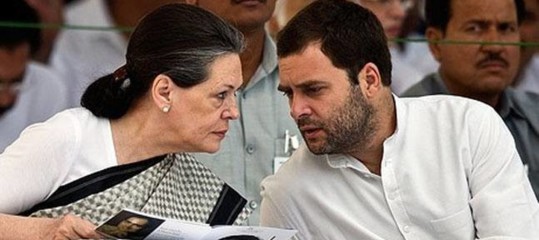 L'ultima battaglia di Sonia Gandhi: far nominare il figlio suo successore