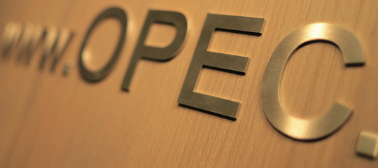 Petrolio. Opec: intesa anche con Russia, tagli fino a fine 2018