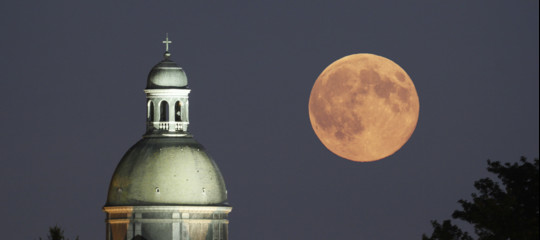 Cosa c'è da sapere sulla Super Luna del 3 dicembre (e come vederla con le nuvole)