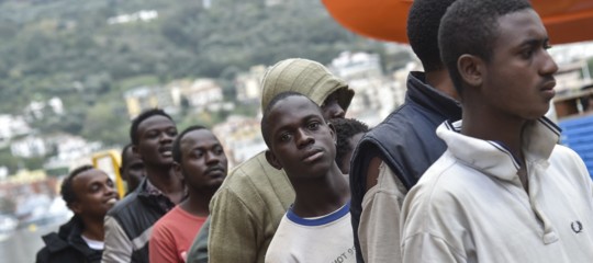 Tremila euro ai richiedenti asilo perché tornino a casa. Succede in Germania