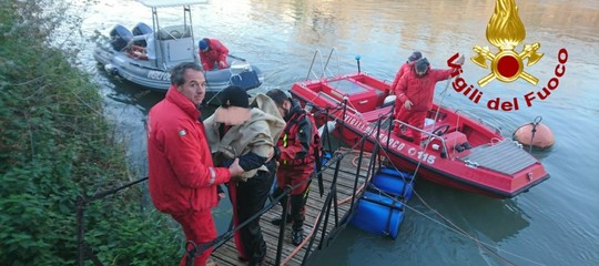 donna salvata tevere vigili del fuoco