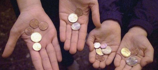 Istat: in Italia metà famiglie vive con 2.016 euro al mese