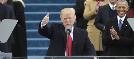 Il presidente Trump farà accertamenti medici per via della gola secca