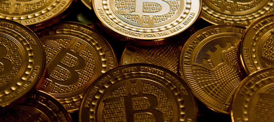 Il Bitcoin è balzato oltre i 18 mila dollari dopo il lancio a Chicago del primo future sulla criptovaluta