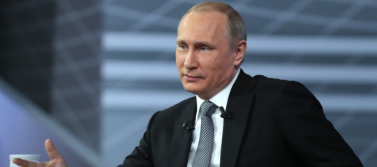 Putin ordina il ritiro delle truppe russe dalla Siria