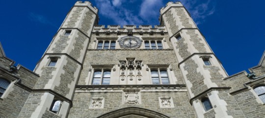 Quattro università americane hanno deciso di abbattere l'enorme debito degli studenti