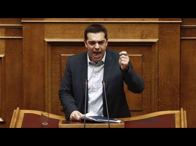 Tsipras accusa la Germania, usa trucchi per non pagare danni guerra