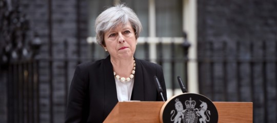La Camera dei Comuni umilia May. La Brexit è sempre più una corsa a ostacoli