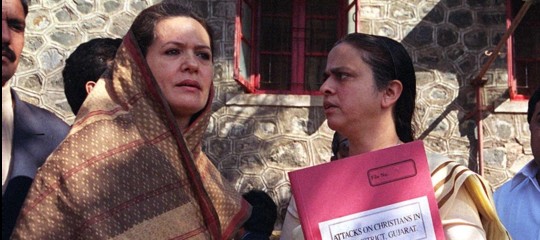 India: Sonia Gandhi lascia politica e passa il testimone a Rahul