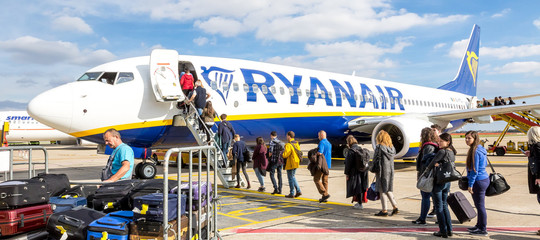 Ryanair: sì a incontro con piloti per evitare scioperi