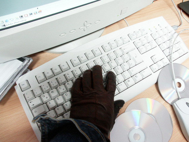 Controlli su mail e telefoni aziendali, Camusso attacca. Il ministero: tutto regolare
