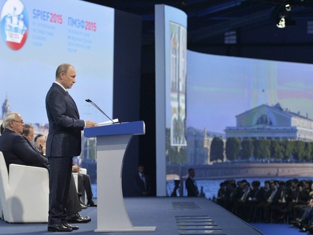 Putin: dalle sanzioni danni all'Europa per 100 miliardi di dollari