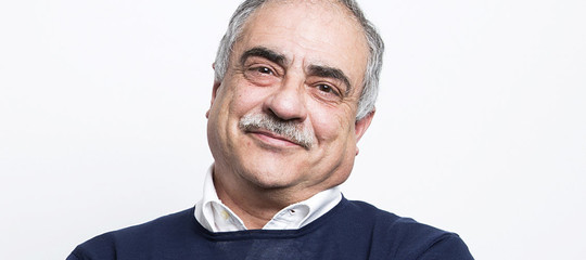 Chi è il sindaco di Como che vuole multare i clochard