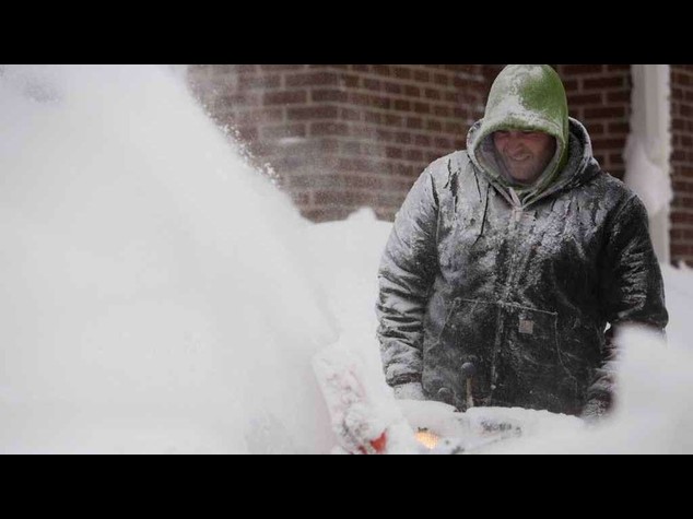 Usa: 12 morti per bufere New York, allarme crolli a Buffalo - Video