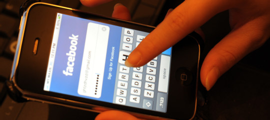 Le bandierine rosse anti-bufale di Facebook si sono rivelate un fallimento clamoroso