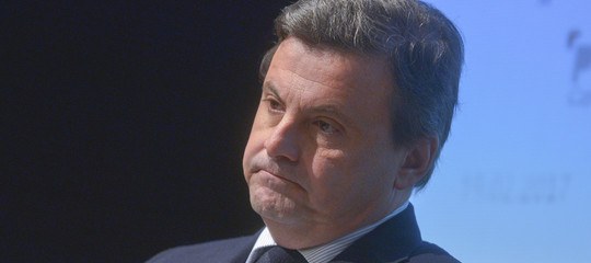 "I 3 milioni a IsiameD? Mi sembra una roba a dir poco stravagante". Calenda risponde ad Agi