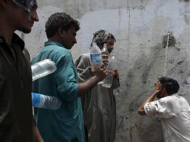 Pakistan: caldo killer, quasi 700 i morti nel Sindh