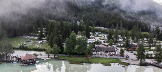Valanga in Alto Adige, tutte salve le persone travolte