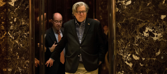 Russiagate: avvocato di Trump chiede ritiro del libro di Bannon