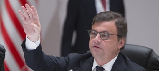 Tasse universitarie, Calenda risponde a Grasso: "Misura trumpiana". Quanti già non le pagano?