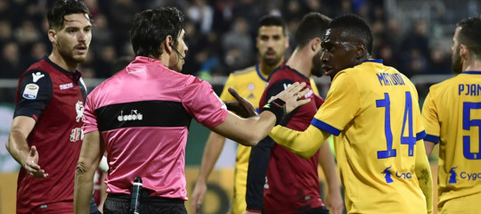 L'arbitro Calvarese ha sbagliato o no? Cosa prevede il regolamento sul Var