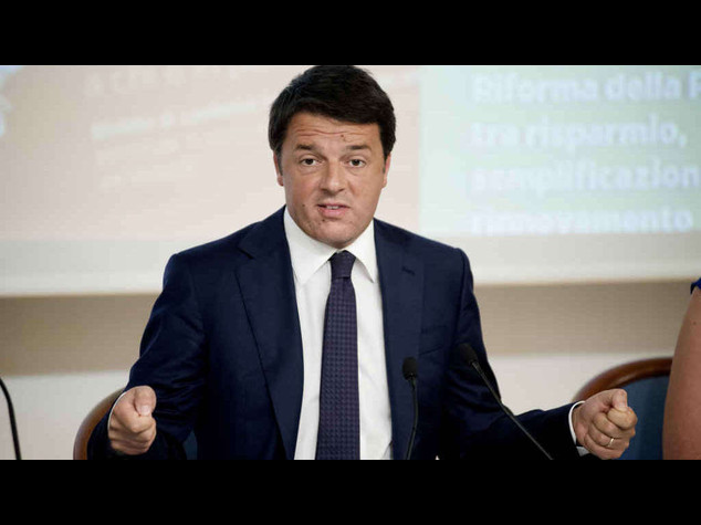 Renzi, meno tasse sul lavoro "Pil 2014 ballera' intorno allo zero"